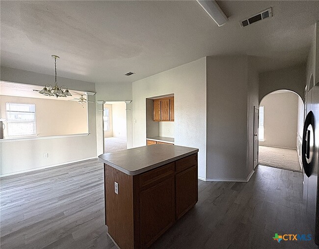 Building Photo - 2313 Modoc Dr