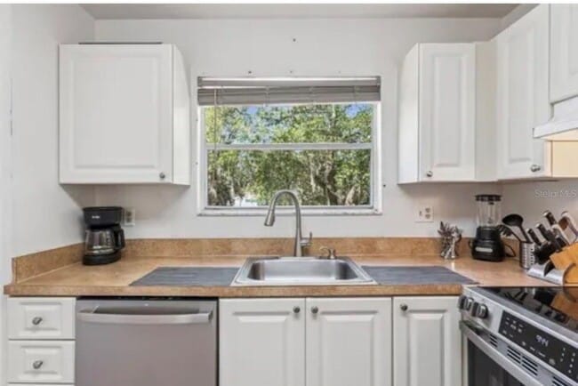 Building Photo - 2564 Woodgate Blvd
