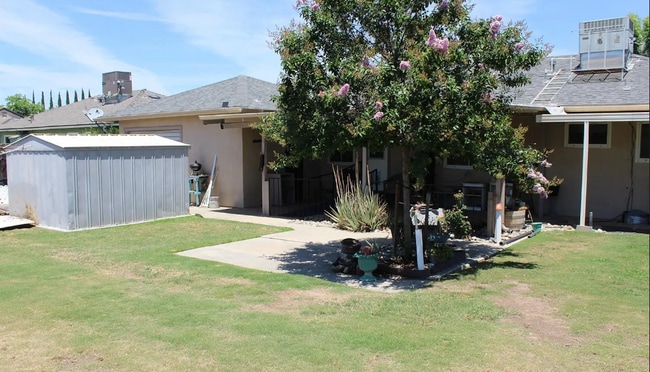 Building Photo - 2107 Rose Marie Dr