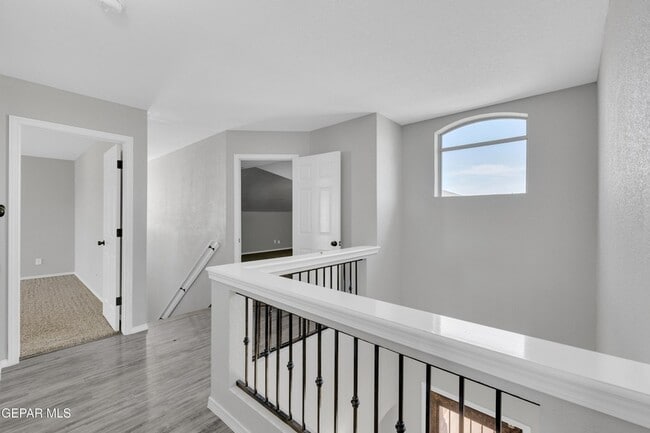 Building Photo - 14378 N Cave Dr