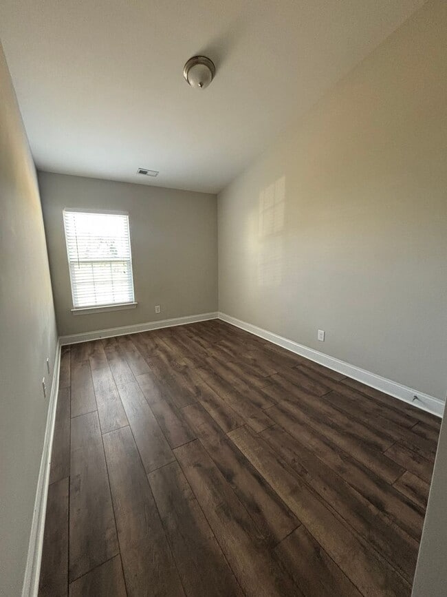 Building Photo - 3BR/2BA Townhouse in Concord