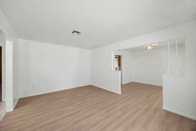 Building Photo - 1030 Lehman St