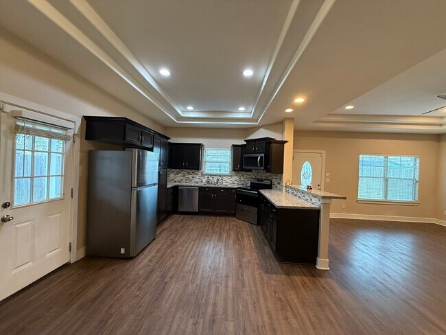 Building Photo - 6125 Rollins St