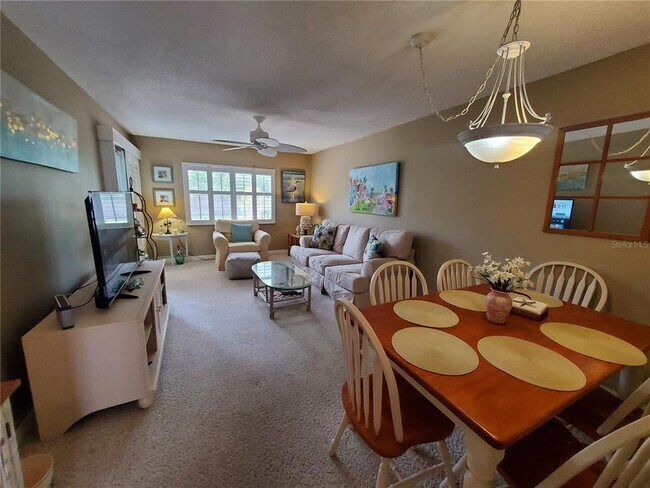 Building Photo - 1400 Arrowhead Cir W