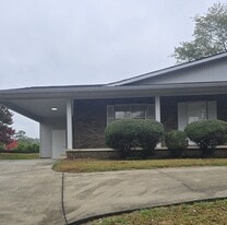 Building Photo - 2201 Brentwood Dr NW