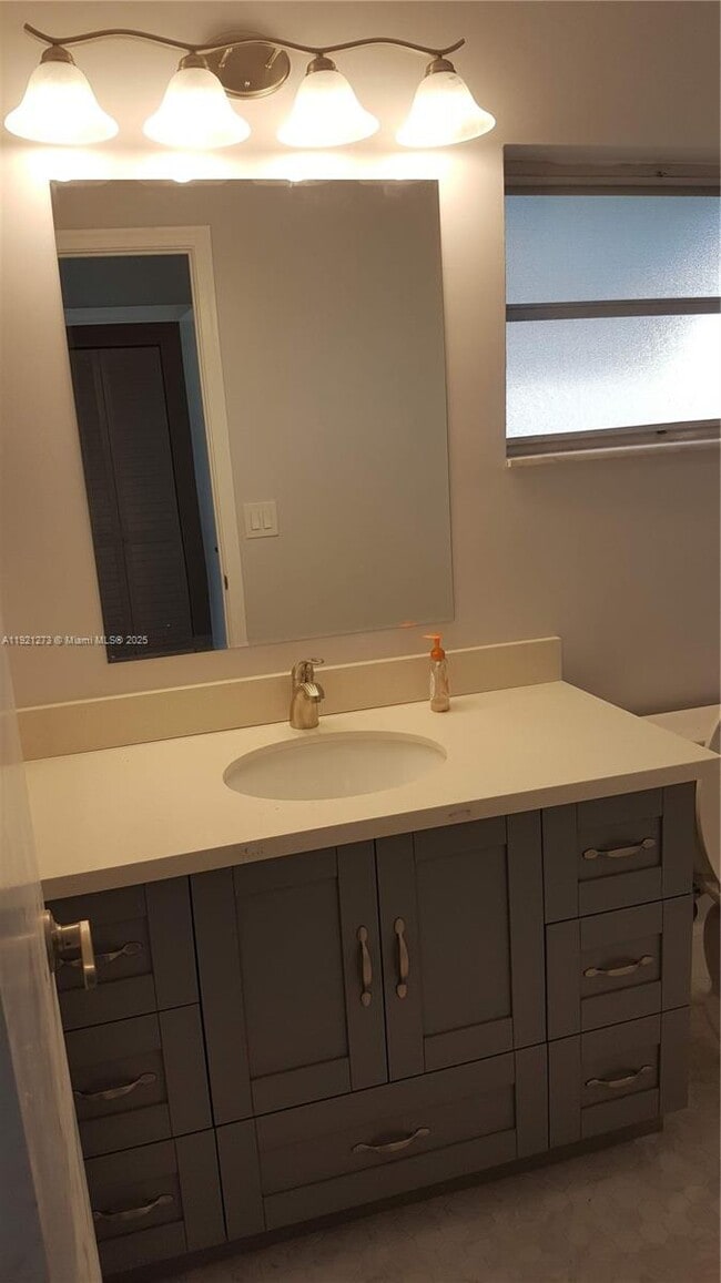 Building Photo - 1020 NW 88th Ave