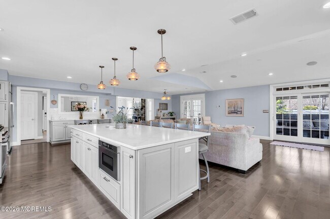 Building Photo - 375 Kildare Dr