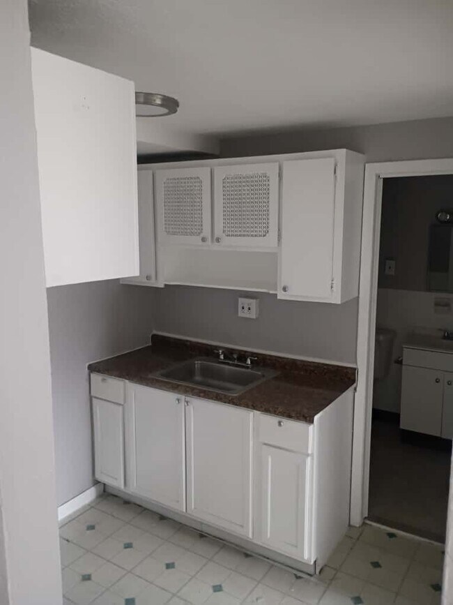 Building Photo - 13444 Euclid Ave