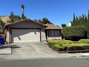 Building Photo - Spacious Hercules Home Near Parks & Schools with Large Backyard