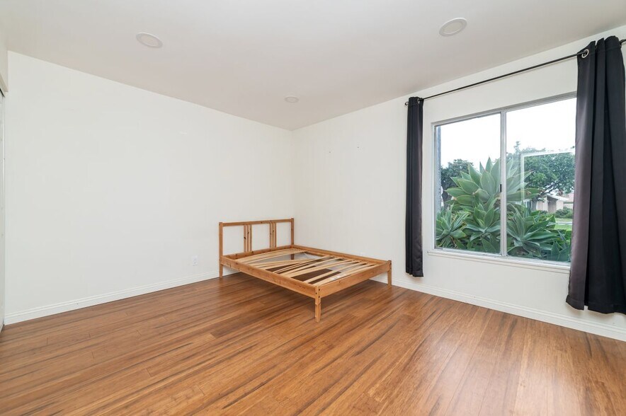 Building Photo - 3701 Provincetown