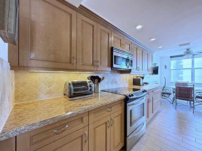 Building Photo - 3546 S Ocean Blvd