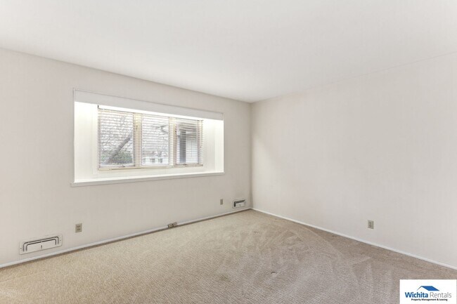 Building Photo - Beautiful 2,961 Sqft home in a Great Neighborhood!!