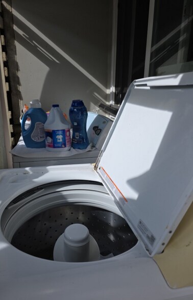 Building Photo - 2407 Saint Louis Dr