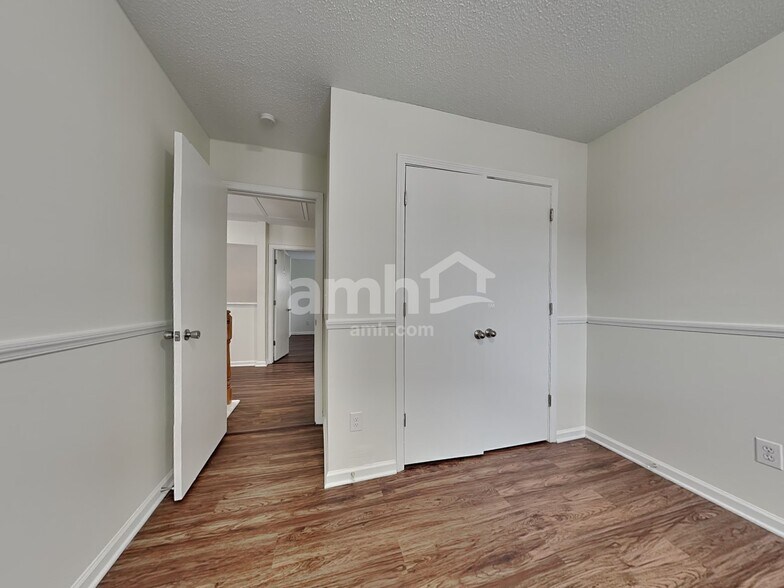 Building Photo - 8616 Warwick Crest Ln