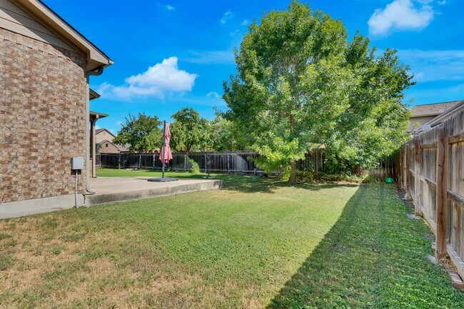 Building Photo - 2500 Speidel Dr