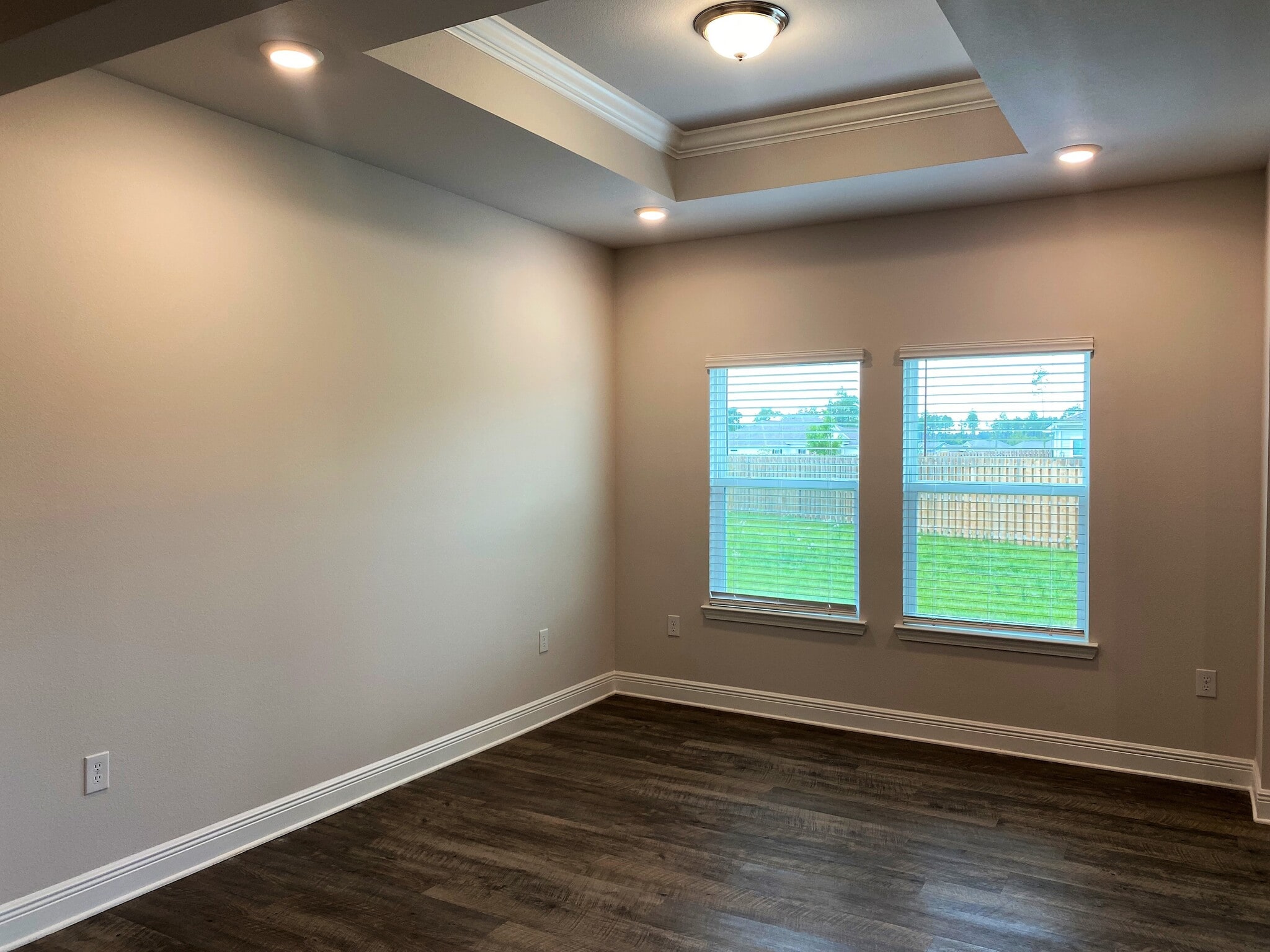 Building Photo - 104 London Cir