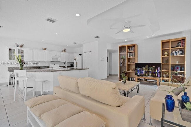 Building Photo - 7048 NW 107th Pl