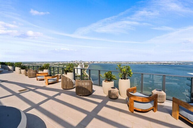 Building Photo - 3015 S Ysabella Ave