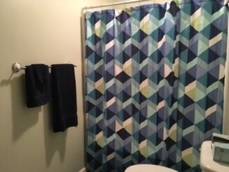 Upstairs Bath - 39 Lakeshore Ln