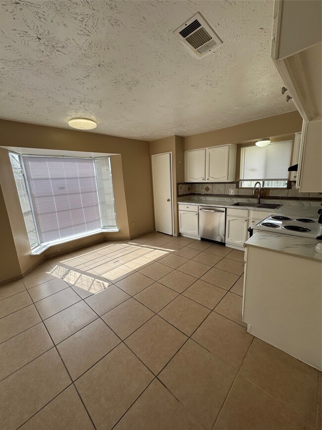 Building Photo - 4435 Brookhead Trail