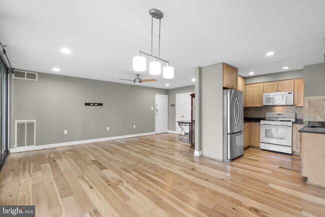 Building Photo - 7753 Patriot Dr