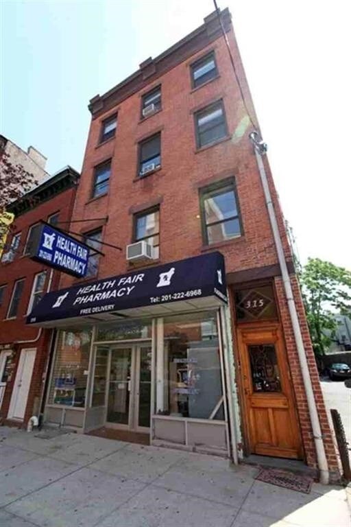 Building Photo - 315 Willow Ave