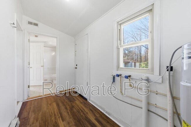 Building Photo - 100 Lowell St