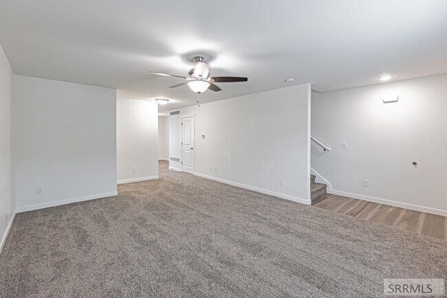 Building Photo - 564 Trails End