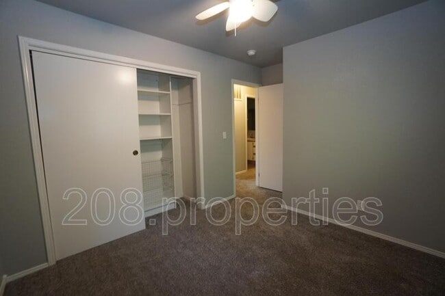 Building Photo - 1009 N Stilson Rd