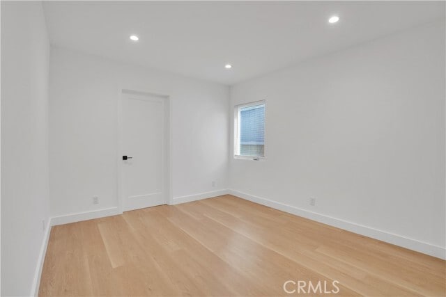 Building Photo - 18225 Chatsworth St