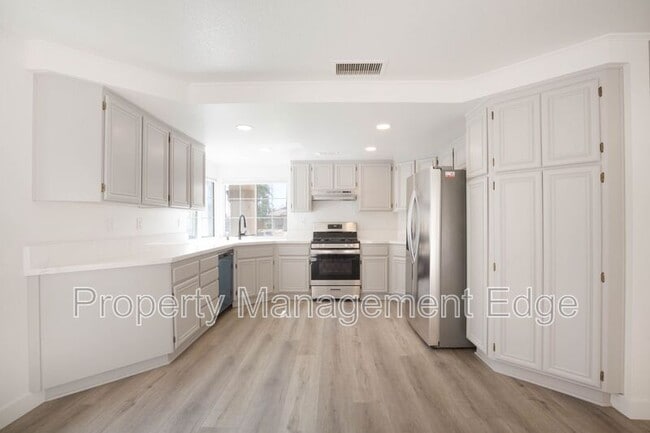 Building Photo - 24078 Whistling Swan Rd