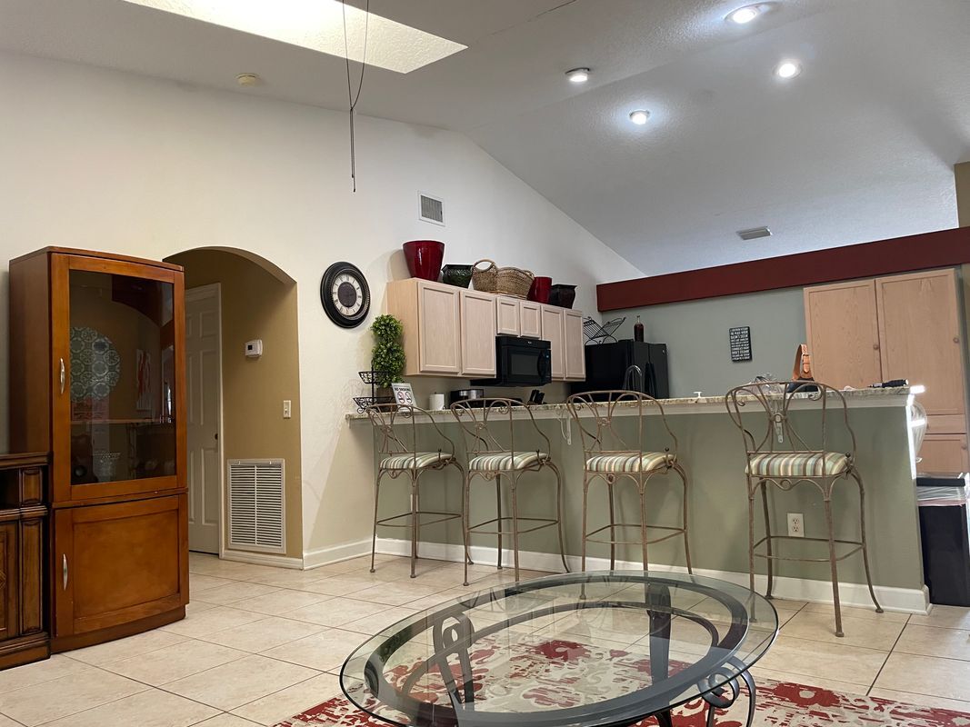 Building Photo - 562 SE Walters Terrace