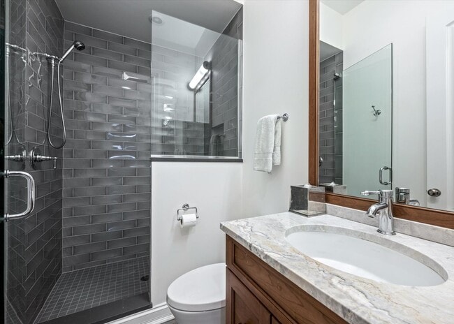 Building Photo - 441 W Deming Pl