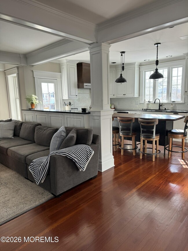 Building Photo - 333 Woodland Ave