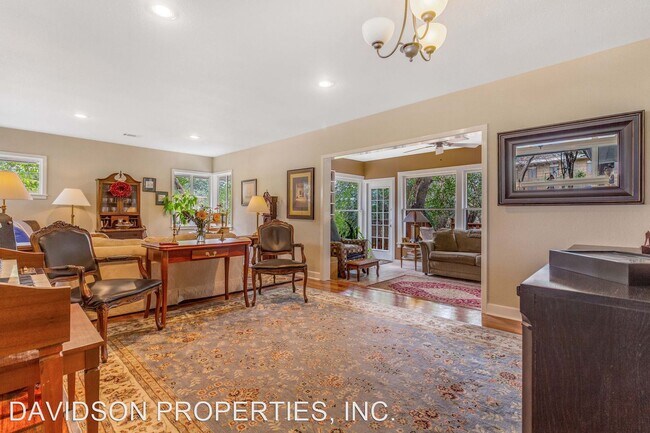 Building Photo - 3 br, 2 bath House - 724 Eventide Dr