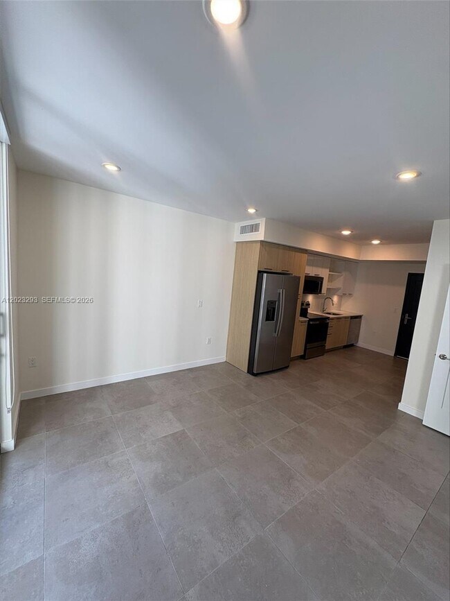 Building Photo - 16395 Biscayne Blvd