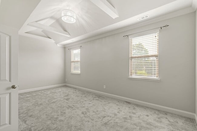 Building Photo - 1444 Channing Dr