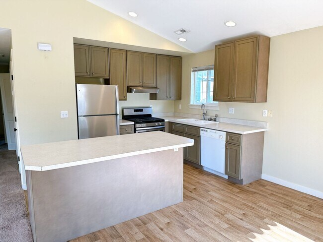 Building Photo - 3035/3037 Pacific St