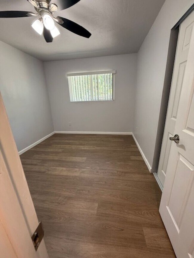 Building Photo - Spacious and newly remodeled 4 Bedroom wit...