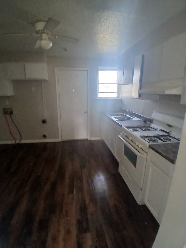 Building Photo - 106 S Davis St