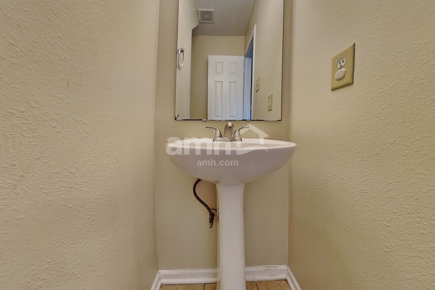 Building Photo - 14470 Angel Berry Cir