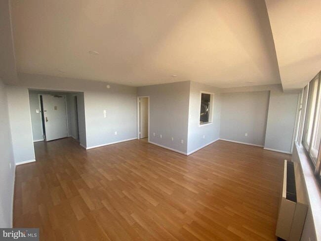 Building Photo - 3701 S George Mason Dr