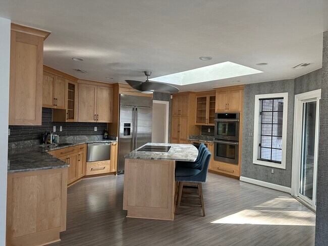 Building Photo - 1416 Shenandoah Pkwy