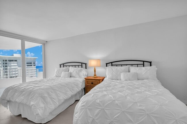 Building Photo - 550 S Ocean Blvd