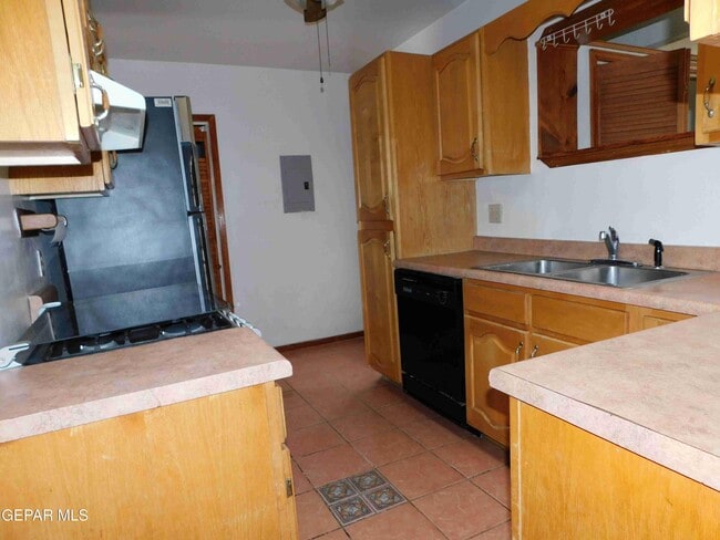 Building Photo - 7423 Mojave Dr