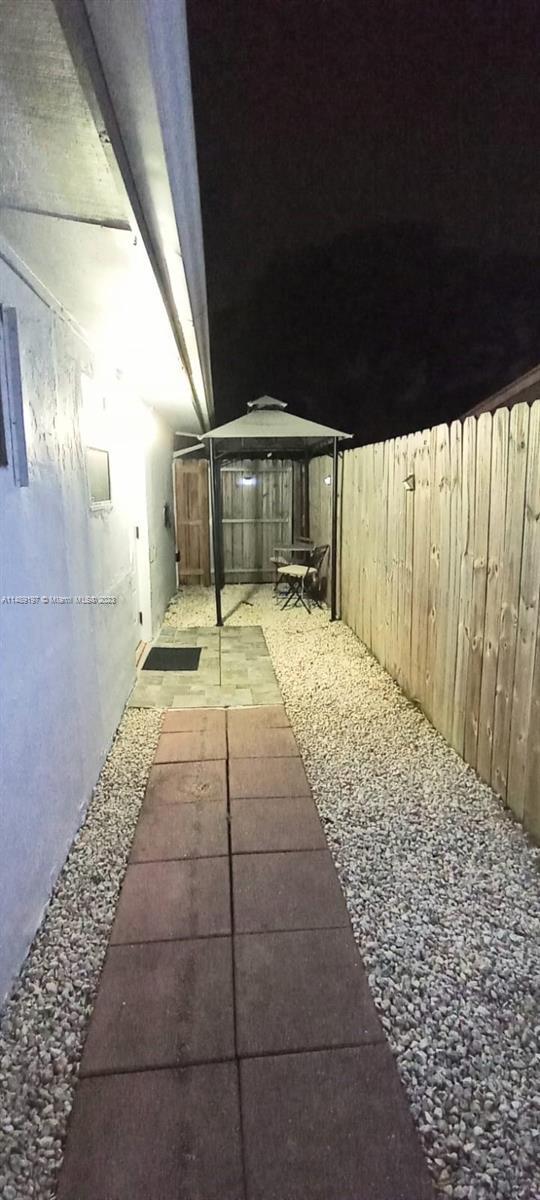 Building Photo - 18640 Belmont Dr