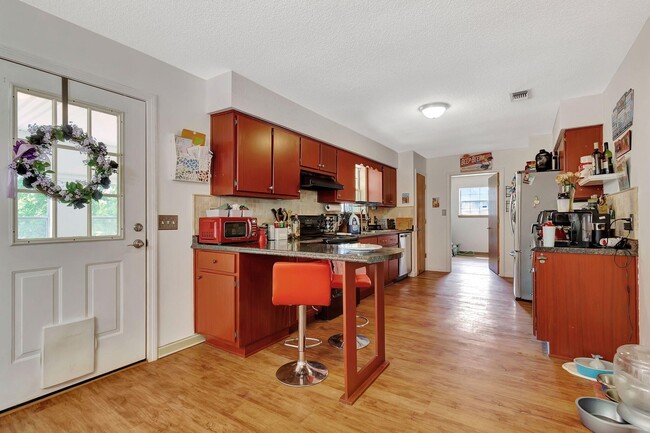 Building Photo - 3613 Burton Cir