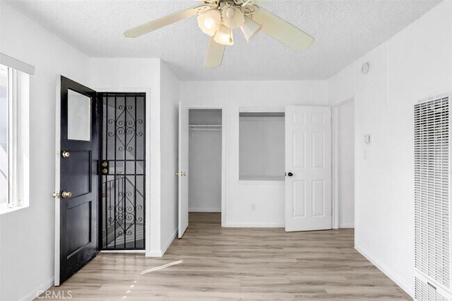 Building Photo - 151 E 95th St