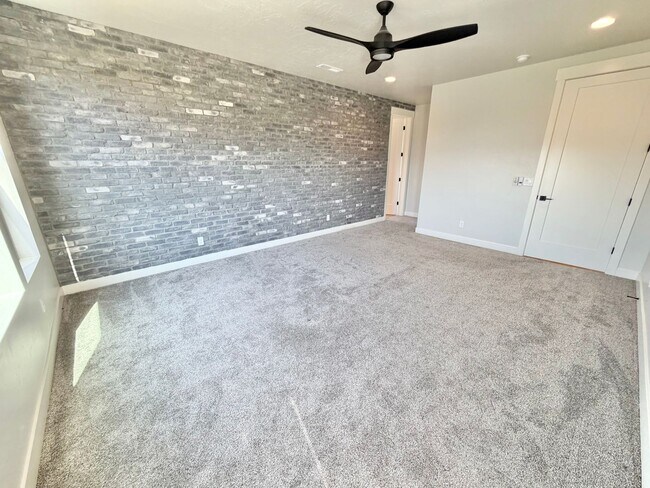 Building Photo - 3134 Blue Heron Dr