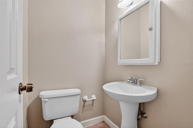 Building Photo - 755 Alamanda Way S